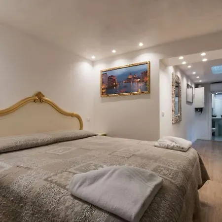 Ca'mariagrazia Flat In With Private Patio *
