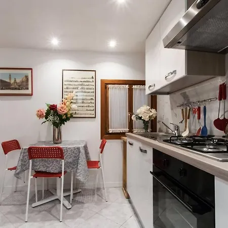 Ca'mariagrazia Flat In With Private Patio Apartment